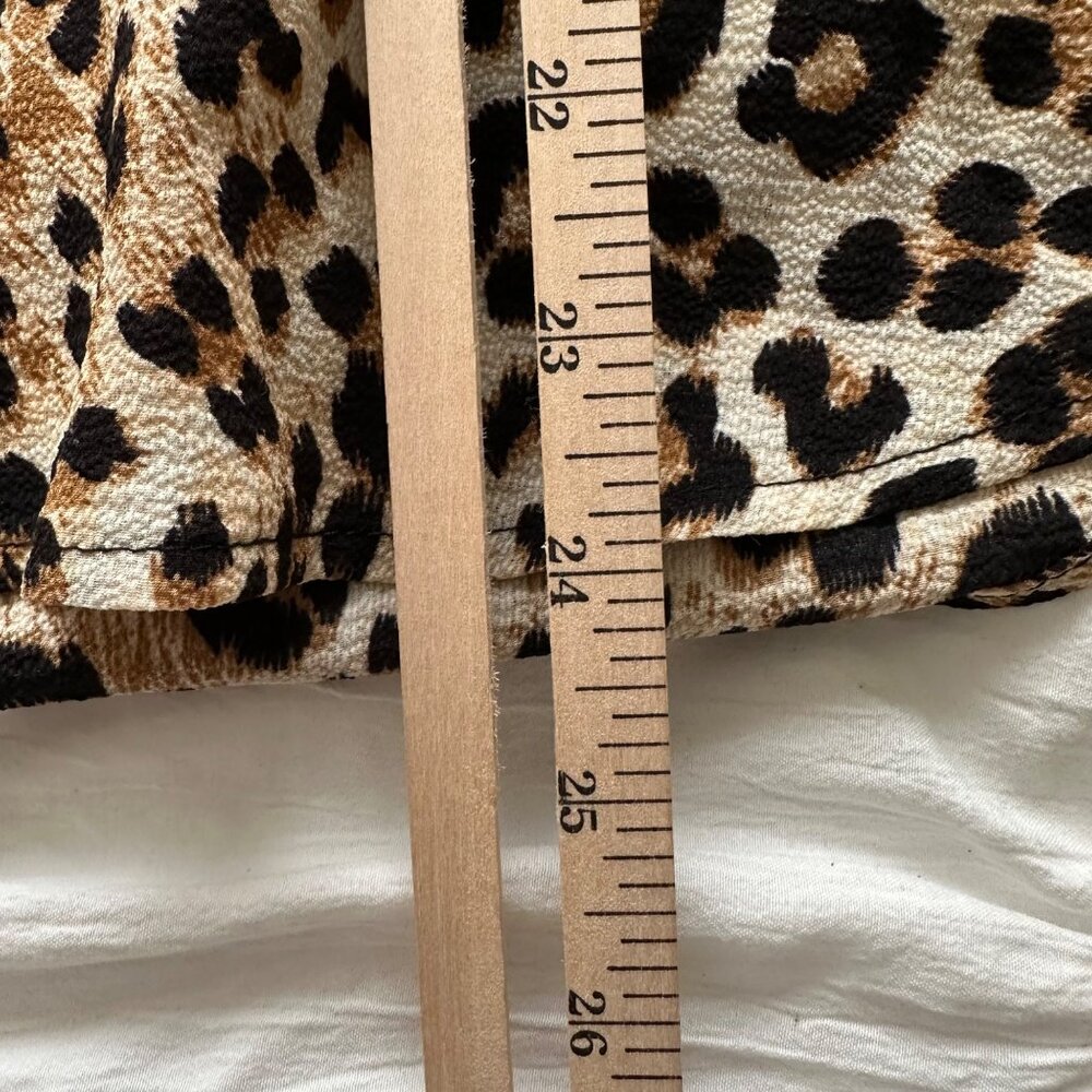Alison Andrews Womens Leopard Print Roll Tab Sleeve Blouse L Mob Wife Career - Picture 9 of 9
